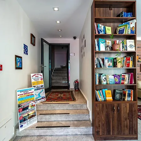 Stanpoli Hostel *