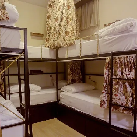 Hostel Stanpoli *
