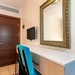 Stanpoli Hostel *